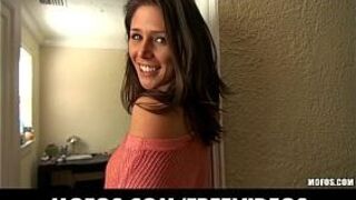 Amateur with a bubble butt makes a home sex tape porn video